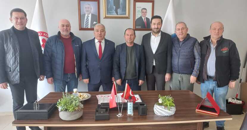 Mustafakemalpaşa Aşçı, Köfteci ve Benzerleri Esnaf Odası  Başkanı Selahattin ERDEN'e Ziyarette bulundular.